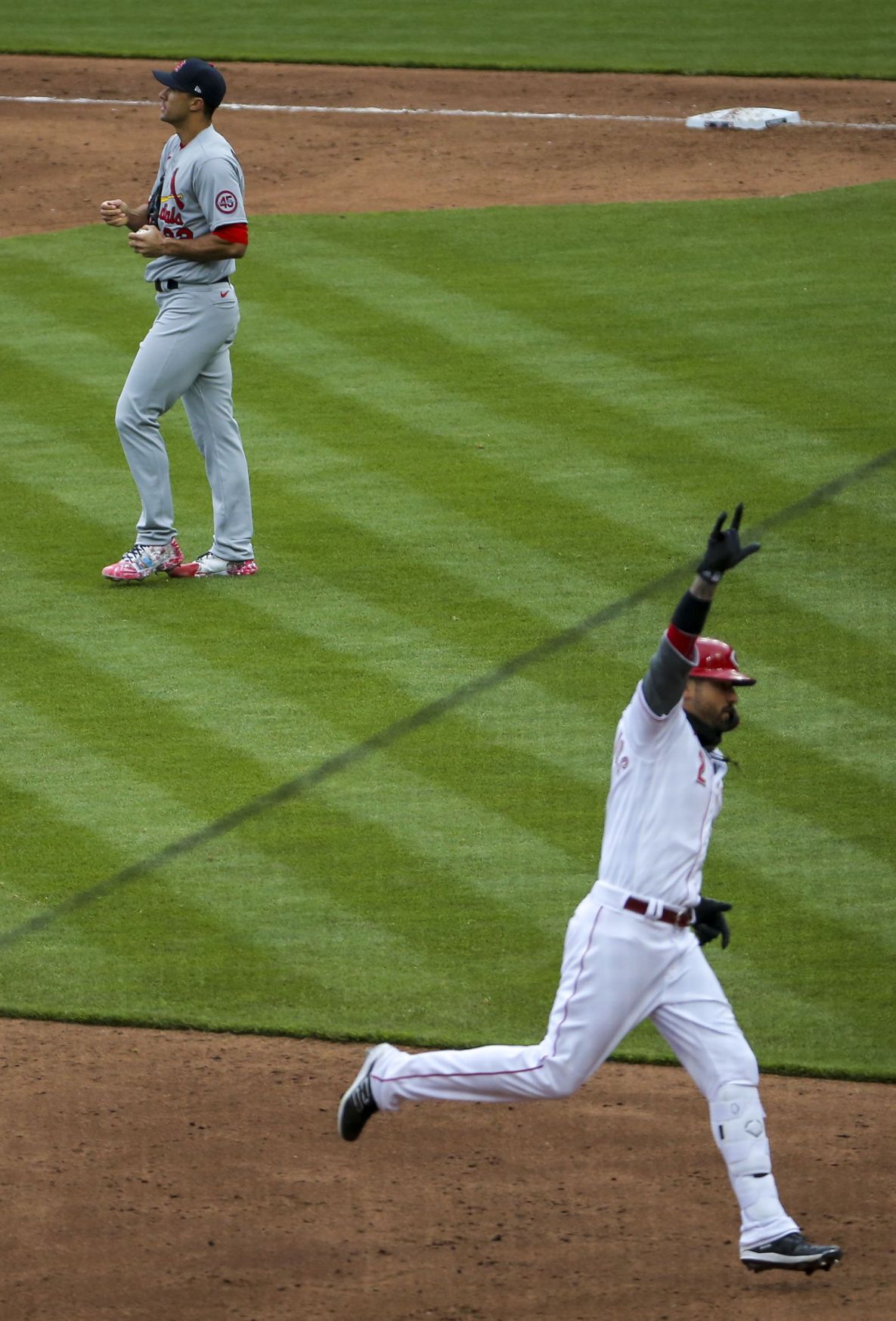 Cardinals face Reds in Cincinnati on opening day